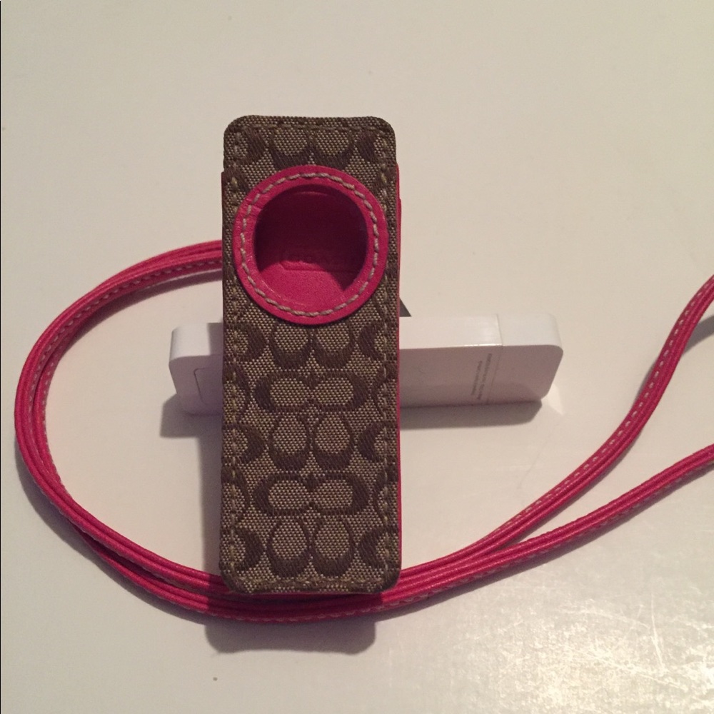 🎁 FREE Coach iPod Shuffle Holder with Lanyard🎁